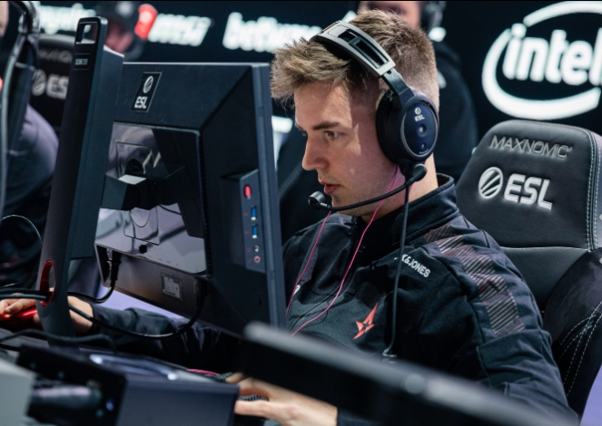 胜利立下了 胜利立下了